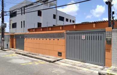 Imagem: A casa possui 4 Dormitórios, 3 Banheiros, 3 Vagas na garagem