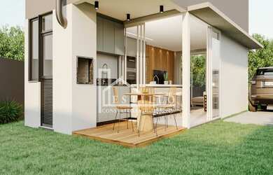 Imagem: A casa possui 4 Dormitórios, 4 Banheiros, 2 Vagas na garagem