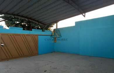 Imagem: A casa possui 3 Dormitórios, 1 Banheiro, 1 Vaga na garagem