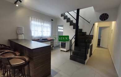 Imagem: A casa possui 4 Dormitórios, 2 Banheiros, 2 Vagas na garagem