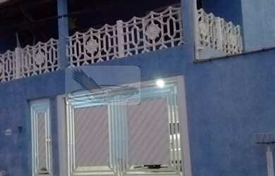 Imagem: A casa possui 3 Dormitórios, 2 Banheiros, 3 Vagas na garagem