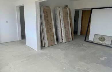 Imagem: O apartamento possui 4 Dormitórios, 5 Banheiros, 2 Vagas na