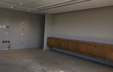 Imagem: O depósito possui 5 Vagas na garagem, 665m² de Área e está