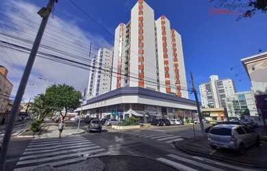 Imagem: O apartamento possui 2 Dormitórios, 2 Banheiros, 1 Vaga na