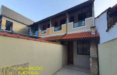 Imagem: A casa possui 2 Dormitórios, 2 Banheiros, 2 Vagas na garagem