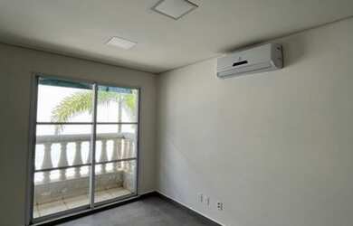 Imagem: O depósito possui 2 Vagas na garagem, 90m² de Área e está