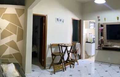 Imagem: A casa possui 2 Dormitórios, 1 Banheiro e está localizado