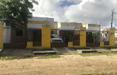 Imagem: A casa possui 2 Dormitórios, 1 Banheiro, 1 Vaga na garagem