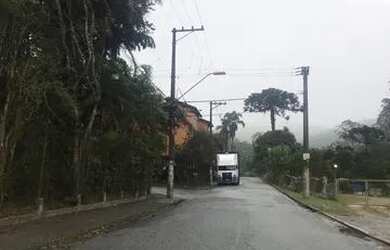 Imagem: O apartamento possui 3 Dormitórios, 1 Banheiro, 1 Vaga na garagem