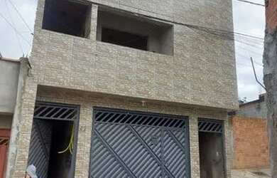 Imagem: A casa possui 2 Dormitórios, 1 Banheiro, 1 Vaga na garagem