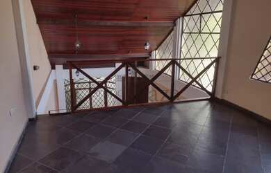 Imagem: A casa possui 2 Dormitórios, 1 Banheiro, 3 Vagas na garagem