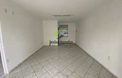 Imagem: O depósito possui 55m² de Área e Ar-condicionado e está