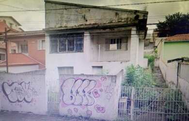 Imagem: A casa possui 2 Dormitórios, 2 Banheiros, 4 Vagas na garagem