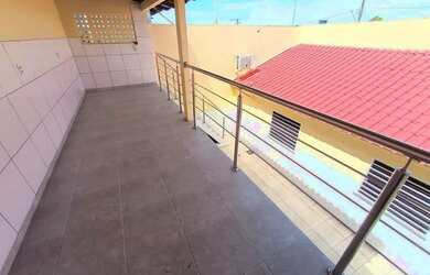 Imagem: A casa possui 2 Dormitórios, 3 Banheiros, 3 Vagas na garagem