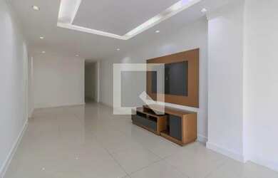 Imagem: O apartamento possui 4 Dormitórios, 3 Banheiros, 3 Vagas na