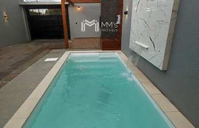 Imagem: A casa possui 3 Dormitórios, 1 Banheiro, 3 Vagas na garagem