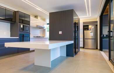 Imagem 5: Casa de condomínio para venda tem 600 metros quadrados com 4 suítes...