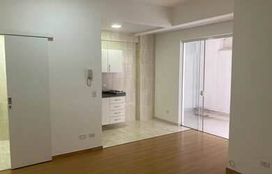 Imagem: O apartamento possui 1 Dormitório, 1 Banheiro, 1 Vaga na garagem