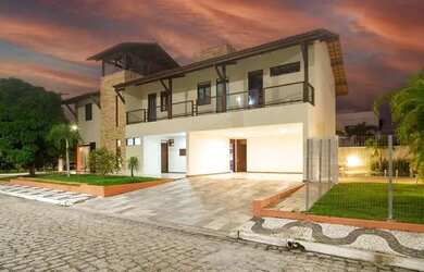 Imagem: A casa em condomínio possui 5 Dormitórios, 5 Banheiros, 4