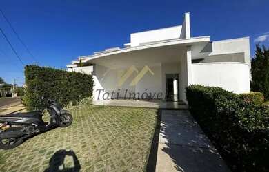 Imagem: A casa em condomínio possui 3 Dormitórios, 2 Banheiros, 2