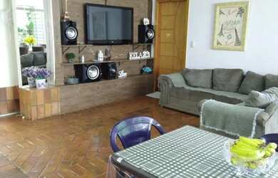 Imagem 13: Casa no Centro de Nova Veneza, localizada na quadra do Museu, uma rua...