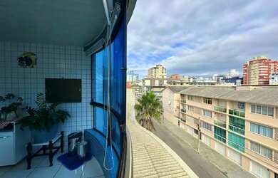 Imagem 7: Apartamento dois dormitórios uma suíte sacada de frente ampla bairro...