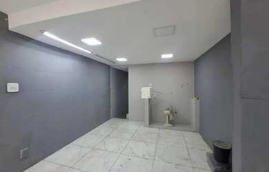 Imagem: O depósito possui 80m² de Área e está localizado em Olaria