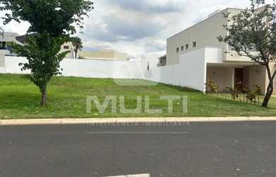 Imagem: O terreno possui 1m² de Área e está localizado em Jardim