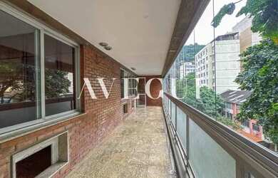 Imagem: O apartamento possui 2 Dormitórios, 2 Banheiros, 2 Vagas na