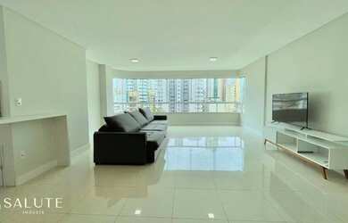 Imagem: O apartamento possui 3 Dormitórios, 4 Banheiros, 3 Vagas na