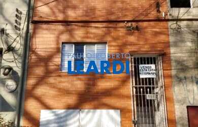 Imagem: A casa possui 4 Dormitórios, 2 Banheiros, 2 Vagas na garagem