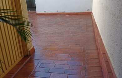 Imagem 11: Casa no Centro de Nova Veneza, localizada na quadra do Museu, uma rua...