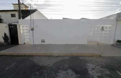 Imagem: A casa possui 3 Dormitórios, 3 Banheiros, 3 Vagas na garagem