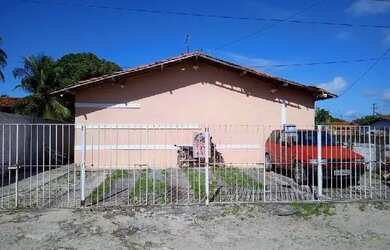 Imagem: A casa possui 2 Dormitórios, 1 Banheiro, 1 Vaga na garagem