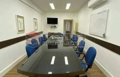 Imagem: O depósito possui 300m² de Área, Imóvel novo, Imóvel mobiliado