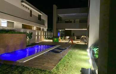 Imagem: A casa em condomínio possui 5 Dormitórios, 5 Banheiros, 4