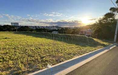 Imagem: O terreno possui 327m² de Área, Imóvel novo e está localizado