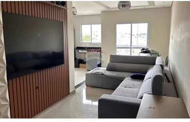 Imagem: O apartamento possui 2 Dormitórios, 1 Banheiro, 1 Vaga na garagem