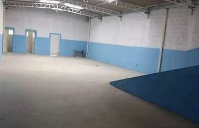 Imagem: O depósitoe possui 2 Vagas na garagem, 189-0m² de Área está
