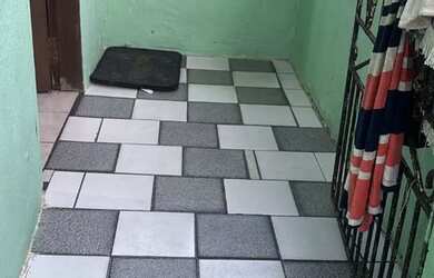 Imagem: A casa possui 2 Dormitórios e 1 Banheiro e está localizado