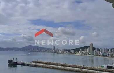 Imagem: O apartamento possui 3 Dormitórios, 4 Banheiros, 3 Vagas na