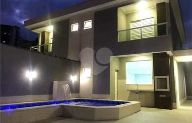 Imagem: A casa à venda possui 3 Dormitórios, 4 Banheiros, 3 Vagas