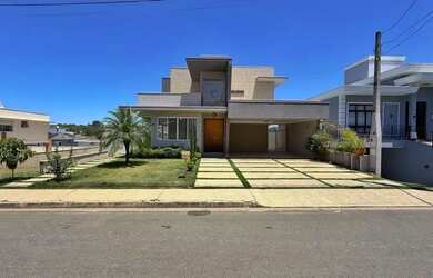 Imagem: A casa em condomínio possui 3 Dormitórios, 2 Banheiros, 3