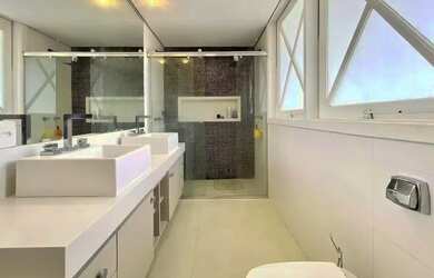 Imagem 12: Casa sensacional com piscina em condomínio fechado no Guarujá