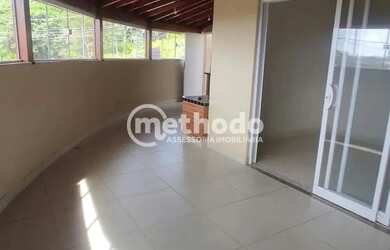 Imagem: A casa possui 3 Dormitórios, 3 Banheiros, 3 Vagas na garagem