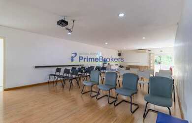 Imagem: O depósito possui 2 Vagas na garagem, 500m² de Área e está