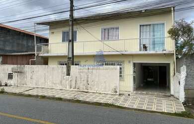 Imagem 2: Prédio Residencial com 4 apartamentos, faturamento R$ 7 mil mensal, TROCO POR CARROS em Fl