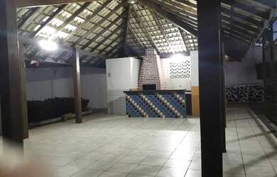 Imagem: A casa em condomínio à venda possui 3 Dormitórios, 3 Banheiros