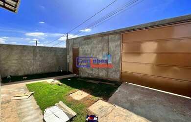 Imagem 2: Casa de esquina. 53m² de Área, 2 Vagas na garageme2 Dormitórios