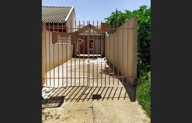 Imagem: A casa em condomínio possui 3 Dormitórios, 1 Banheiro, 3 Vagas